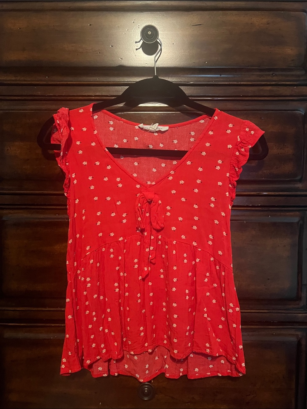 Women’s Red Floral Tie-Front Ruffle Sleeve Top